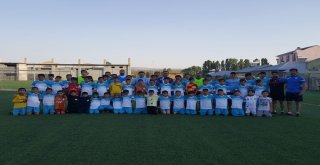 Kaymakam Sarı, Eleşkirtspor Futbol Okulunu Ziyaret Etti