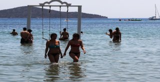 Tatilciler Bodruma Akın Akın Gelmeye Başladı