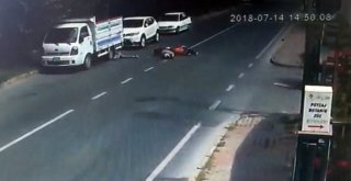 (Özel) İstanbulda Motosikletli Genç Çiftin Yaşadığı Feci Kaza Kamerada