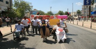 Denizlide Engelli Vatandaşlardan Çıkartmalı Protesto