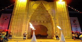 Aksarayın Sultanhanı İlçesinde Doğalgaz Kullanıma Sunuldu