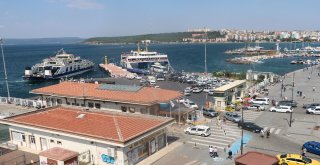 Çanakkalede Dönüş Yoğunluğu: 5 Kilometrelik Kuyruk Oluştu