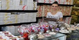 (Özel Haber) Kurban Bayramının İkramlıkları Tezgahlarda Yerini Aldı