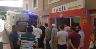 Antalyada Otomobil Yayaların Arasına Daldı: 1İ Ağır 3 Yaralı