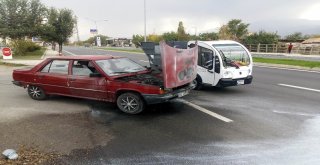 Erzincanda Hareket Halindeki Araç Alev Aldı