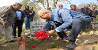 Mustafa Yolyapar 4. Ölüm Yıl Dönümünde Kabri Başında Anıldı