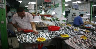 Denizlide Balıklar Tezgahlardaki Yerini Aldı
