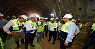 Başkan Çizmeleri Giydi, İzmirin En Uzun Tünelini İnceledi