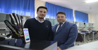 Üniversite Öğrencisinden Engelleri Kaldıran Mobil Uygulama Ve Eldiven