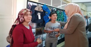 Kırıkkalede 100 Aileye Nakit Ve Kıyafet Yardımı