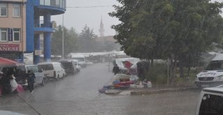 Afyonkarahisarda Şiddetli Yağmur Pazar Esnafı Ve Vatandaşlara Zor Anlar Yaşattı