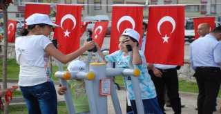 Bitlisteki Park Açılışında Çocuklar Tarafından İzdiham Yaşandı