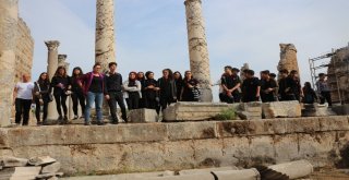 Öğrenciler İlk Kez Pergede