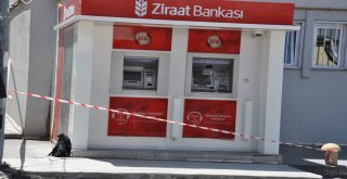 Karsta Atm Yanında Unutulan Sırt Çantası Patlatıldı