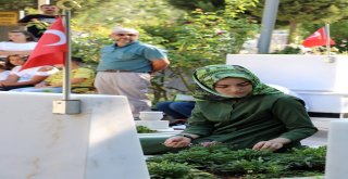 Şehitliklerde Buruk Bayram