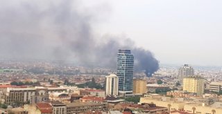 Bursada Boş Bir Araziye Bırakılan Tekstil Atıkları Alev Alev Yandı