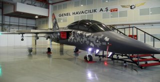 İstanbul Airshowda Milli Uçak Hürjetten Gövde Gösterisi