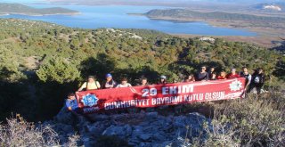 Doğaseverler, 29 Ekim Cumhuriyet Bayramını Dağın Zirvesinde Kutladı