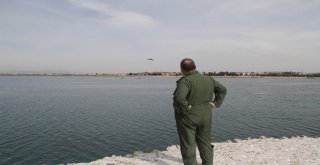 Beyşehir Gölünde Paraşütle Nefes Kesen Eğitim Tatbikatı