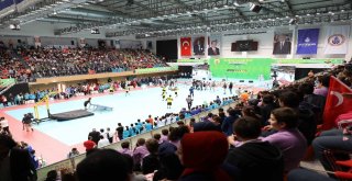 İstanbul Büyükşehir Belediyesinden Bin 500 Spor Kulübüne Malzeme Desteği