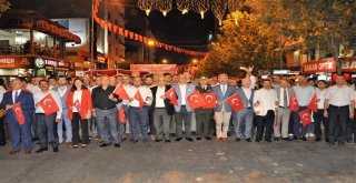 Manisalılar 15 Temmuzda Yine Meydanı Doldurdu