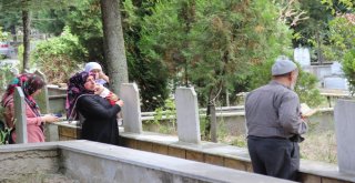 17 Ağustos Şehitleri, Mezarlarında Gözyaşları Ve Dualarla Anıldı