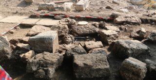 Soli Pompeipolisde 1700 Yıllık Portre Büst Bulundu