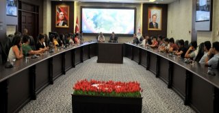 Türkmenistan Büyükelçisi Amanlıyevden Saçı Lastiklere Dolanan Öğrenciye Ziyaret