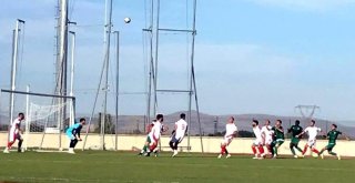 Salihli Belediyespor, Karşıyakayı 2 Golle Geçti