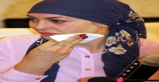 Alman Natascha Kelime-İ Şehadet Getirirken Gözyaşlarını Tutamadı