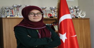 (Özel) Lgs Birincisi İmam Hatipli Azra Ön Yargıları Yıktı