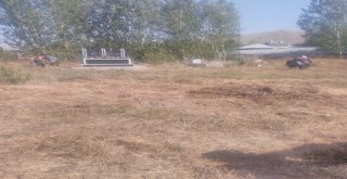 Varto Belediyesinden Bayram Öncesi Mezarlık Temizliği Yapıldı
