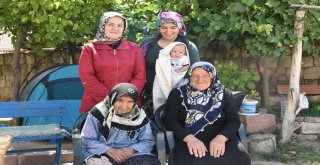 Bayan Çolakbayrakdar Yeni Kocasinanlıları Ziyarete Devam Ediyor