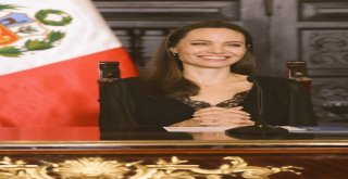 Jolie, Peruda Venezuelalı Mültecileri Ziyaret Etti