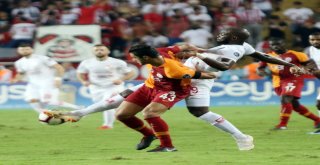 Spor Toto Süper Lig: Antalyaspor: 0 Galatasaray: 0 (İlk Yarı)