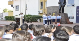 Küçük Öğrenciler Barış İçin Güvercin Uçurdu