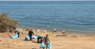 500 Gönüllüyle Van Gölü Sahilinde 5 Ton Çöp Toplandı