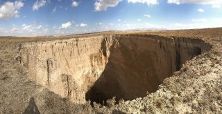 Obruk Sayısı Artıyor, Çevrede Hayat Devam Ediyor
