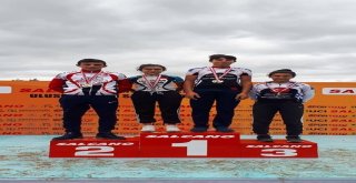 Kayserili Bisikletçiler Pistin Tozunu Aldı