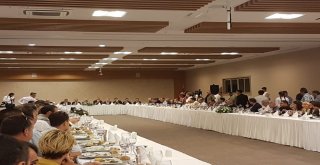 Bakan Ersoy, Kuşadalı Ve Didimli Turizmcilerle Bir Araya Geldi