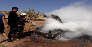 Siirtte Park Halindeki Araç Yandı