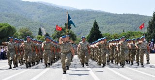 Manisada Yemin Eden Komandolar Zeybek Oynadı