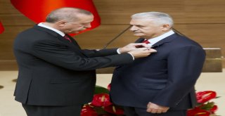 Yıldırım: Şahsıma Tevdi Edilen Bu Şeref Madalyasını 40 Yılı Bulan Devlet Ve Millet Hizmeti İle Eşsiz Yol Arkadaşlığımızın Bir Nişanesi Olarak Görüyorum