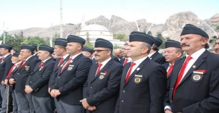88 Yaşındaki Kore Gazisi, Törende Rahatsızlanınca Polis Otosu İle Evine Götürüldü
