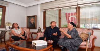 Ev Ziyaretinde Duygulandıran Şiir