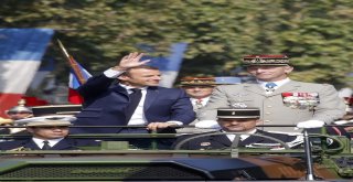 Pariste Ulusal Bayram Coşkusu