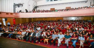 Adanada Liseli Gençler Tiyatroya Doydu