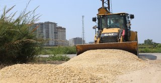 Erdemli Belediyesi Yol Çalışmalarını Çeşmelide Sürdürdü