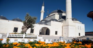 Tarihi Cami Arefe Günü Açılıyor