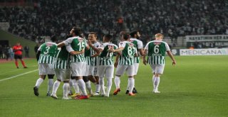 Spor Toto Süper Lig: Atiker Konyaspor: 1 - Beşiktaş: 0 (İlk Yarı)